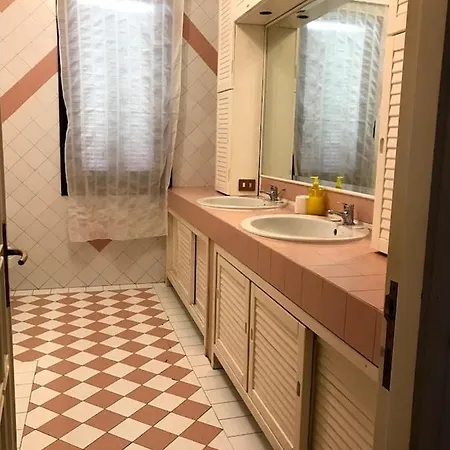 A 10 Passi Dal Centro *